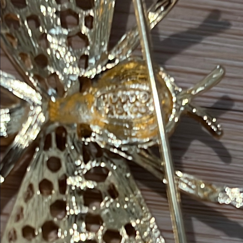 Vintage PS CO 1999 Elegant Gold Dragonfly Brooch with Crystal Accents - Picture 3 of 8